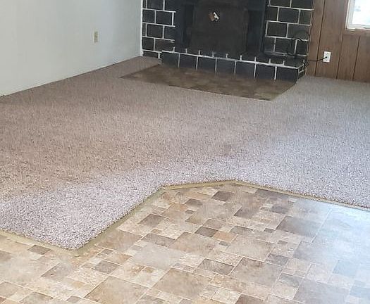 4th image of 202 N Baker St Unit 4