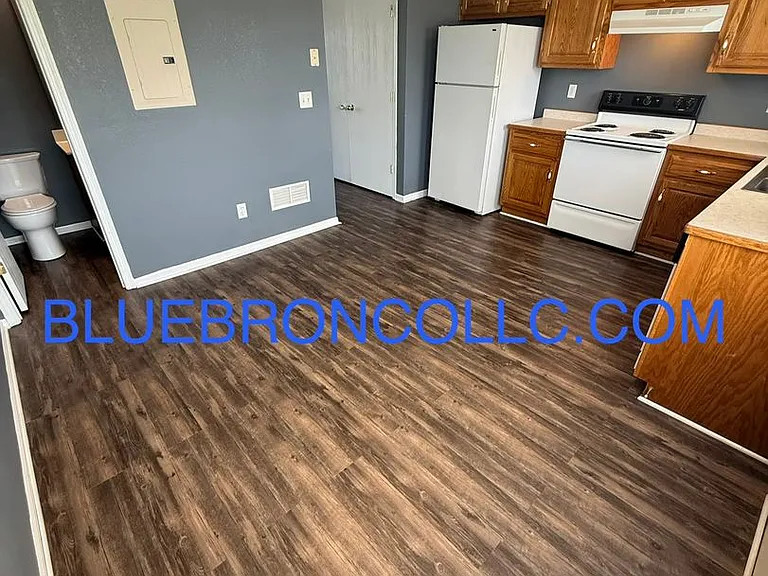 621 Willow Ln #B — Photo 4