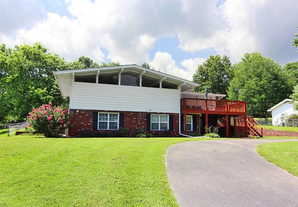 1st image of 2509 Singing Hills Dr