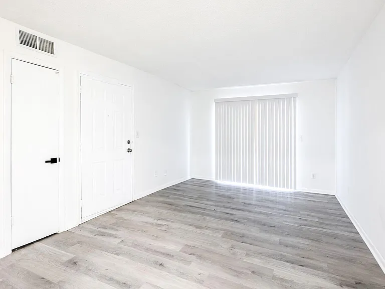 Golden Gate Townhomes — Photo 25