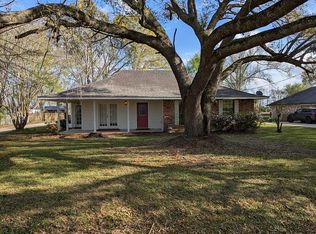 9394 Meadow Ln, Oscar, LA 70762