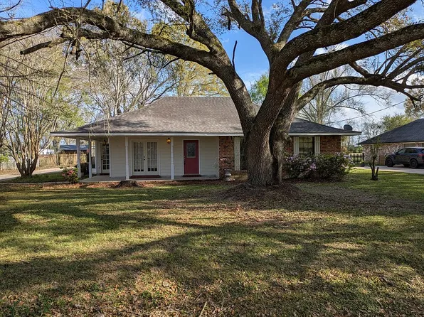 9394 Meadow Ln, Oscar, LA 70762