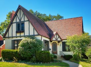 240 S Berkley Ave, Elmhurst, IL 60126