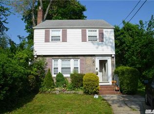 1693 Holly St, Baldwin, NY 11510