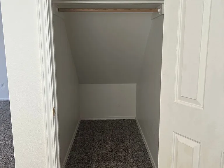 128 Hunter Court - 4 Units — Photo 20
