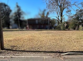 910 Maple St, Fort Valley, GA 31030