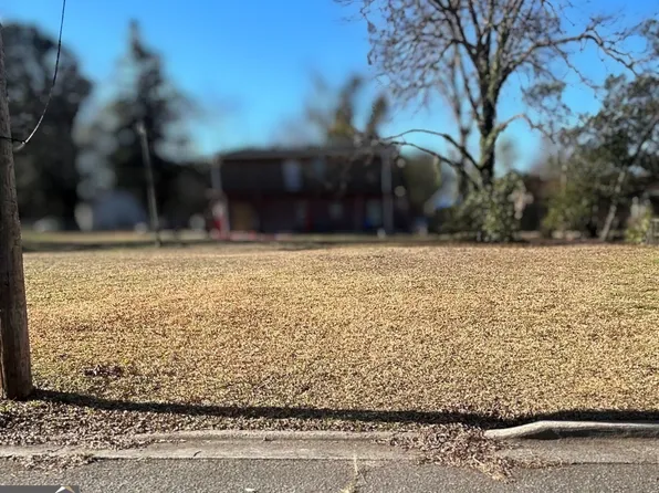 910 Maple St, Fort Valley, GA 31030