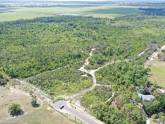 5th image of 725 Moon Ranch Road