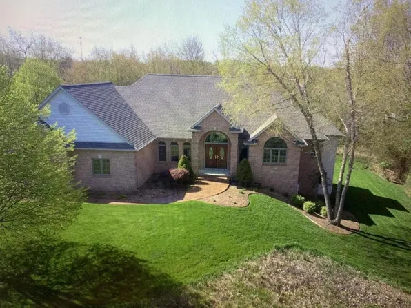 7922 Red Clover Ct SE, Ada, MI 49301