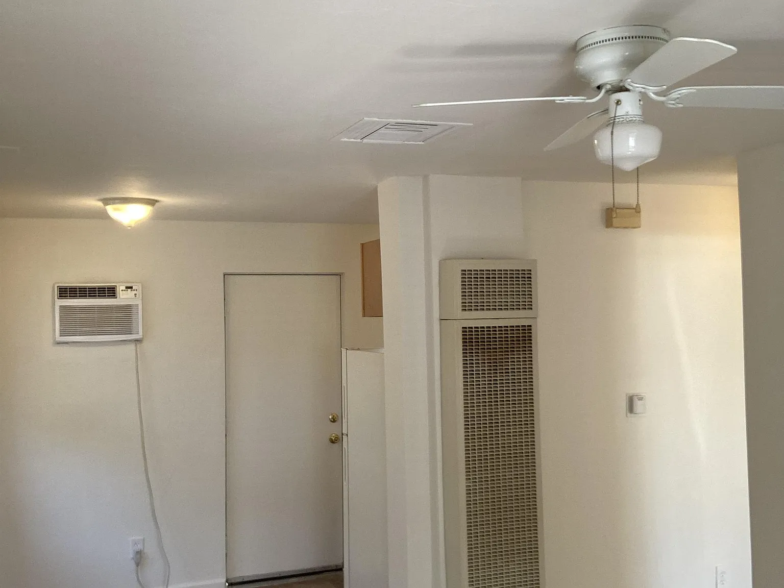 511 E. Mohave Rd. - 3 — Photo 3