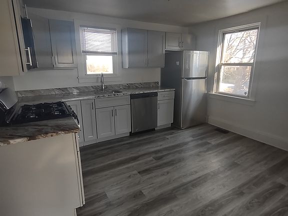 3rd image of 412 New Rd #B