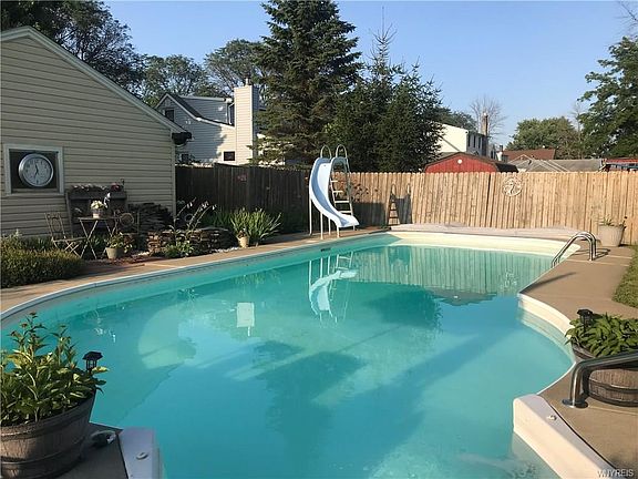2nd image of 346 Warner Ave