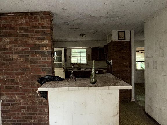 2nd image of 4006 E Mallory Ave