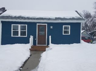 706 Commercial St, La Porte City, IA