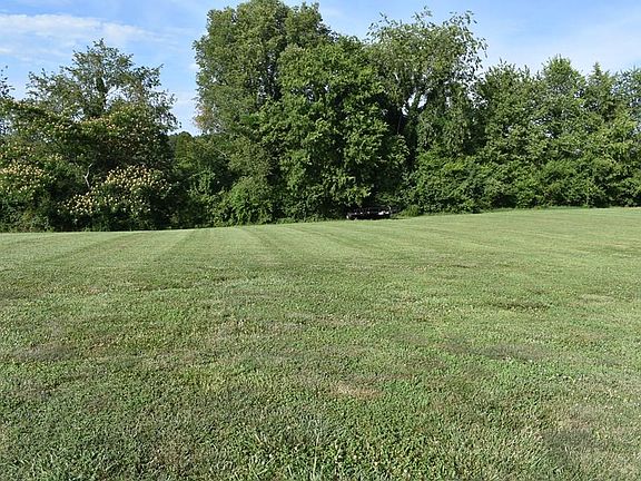 4th image of 322 Sawyers Ct