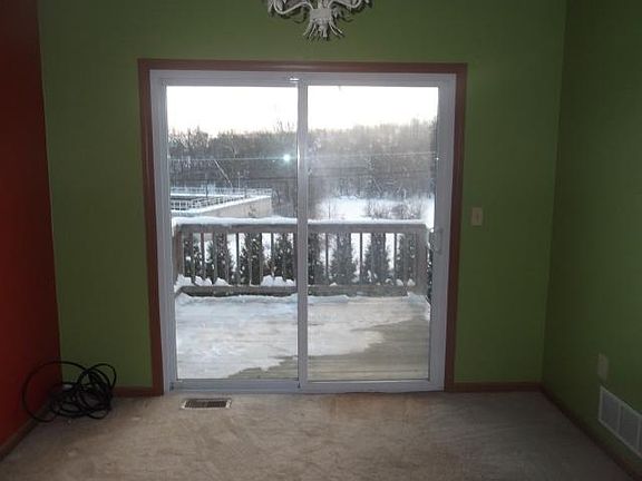 4th image of 207 Sunset Dr