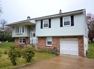 4921 Dara Faith Dr, Feasterville, PA