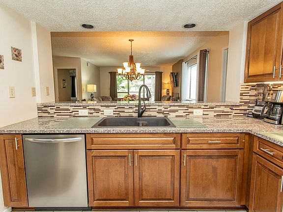 5th image of 104 Westhill Circle #6C