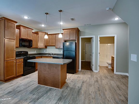 5th image of 2202 Cedarbrook Ct