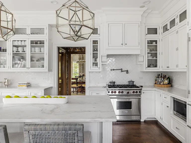 24 Halsey Neck Ln — Photo 13