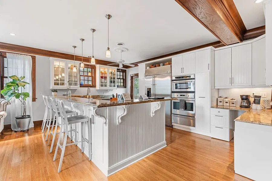 4 bed, 3.5 bath, 2393 sqft, $5,500 — Photo 3
