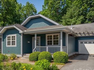 66 Avonlea Ln, Flat Rock, NC 28731