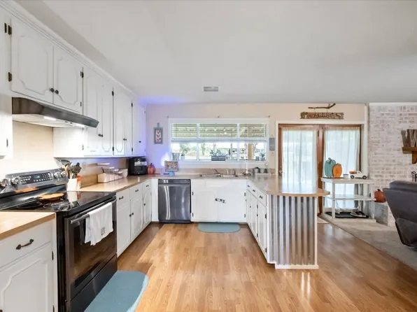 463 Sunset Dr, Fairfield, TX 75840