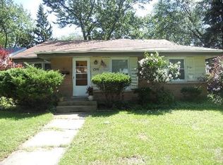 1319 W Sigwalt St, Arlington Heights, IL 60005