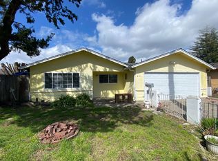 821 Trowbridge St, Santa Rosa, CA 95401