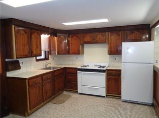 16 Leeside Dr, Carmel, NY 10512