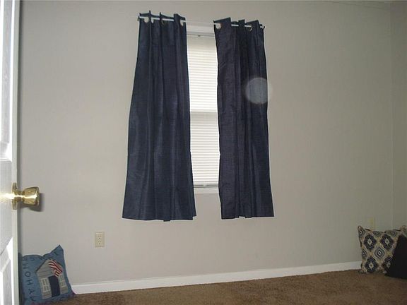 5th image of 331 Galewood Dr