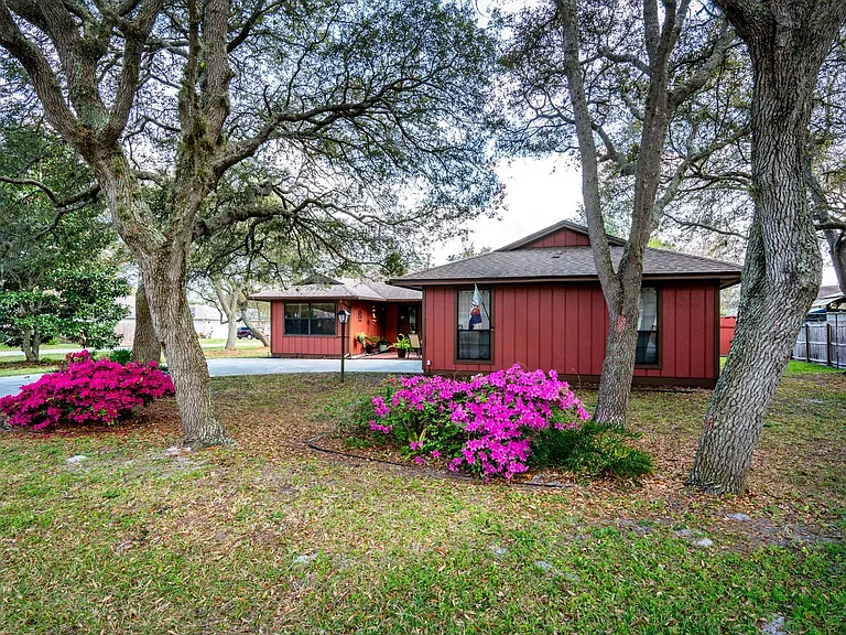 604 Alicante Rd — Photo 4