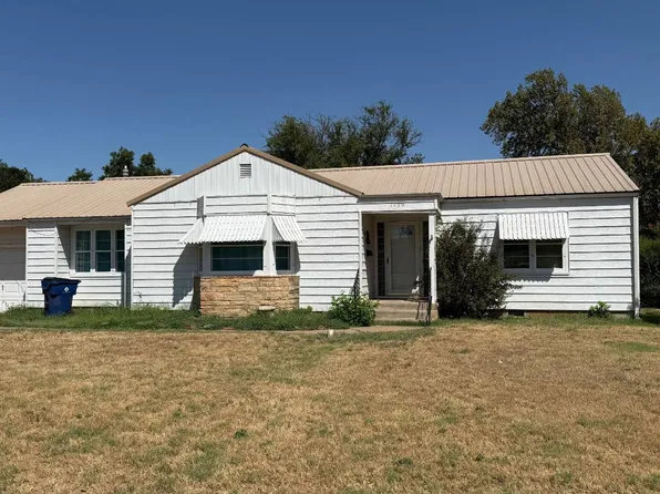 1120 S Kansas Ave, Cherokee, OK 73728