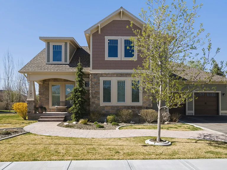 147 Casa Dr — Photo 2