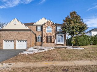 4 Reuben Ct, Howell, NJ 07731