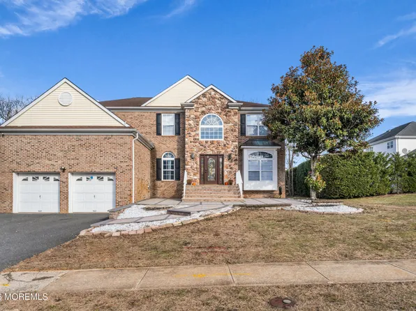 4 Reuben Ct, Howell, NJ 07731
