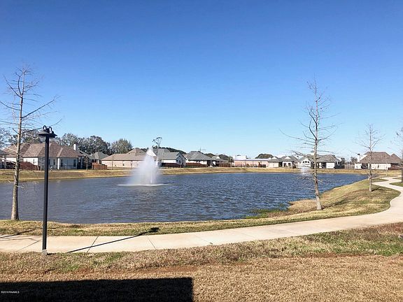 4th image of 403 Cedar Lake Dr
