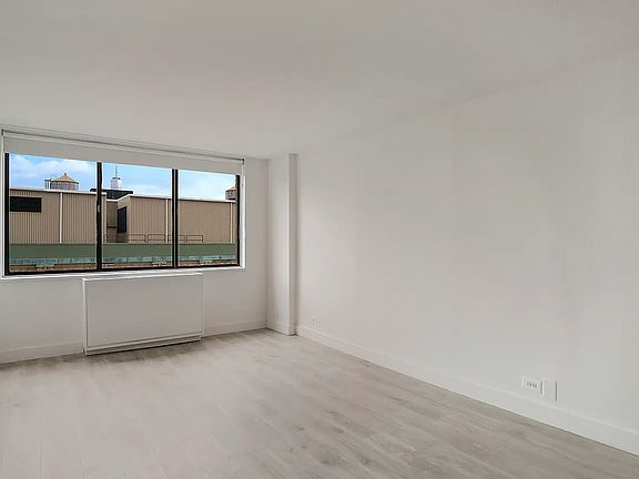 3rd image of 300 Mercer St APT 11G