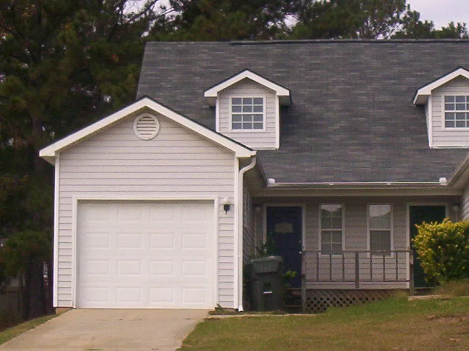 506 S Woodburn Dr