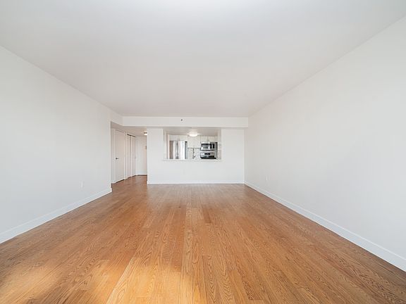 4th image of 7525 153rd St APT 806