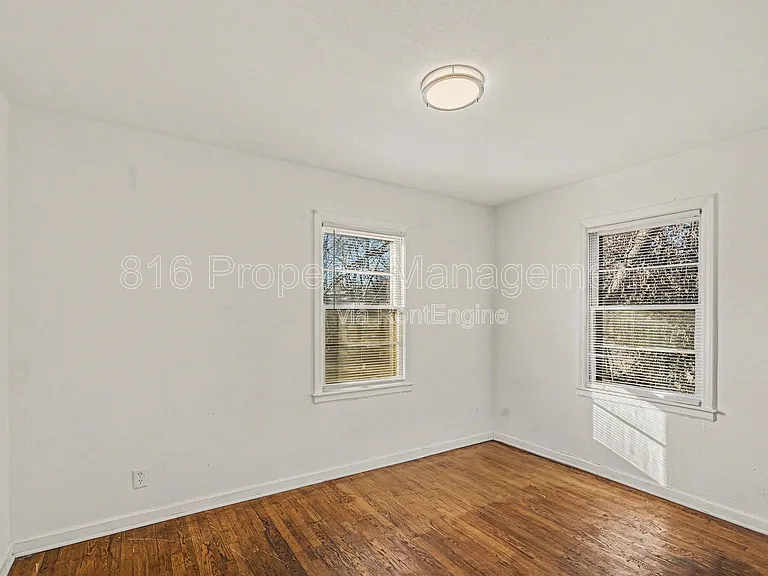 7412 Bellefontaine Ave — Photo 5