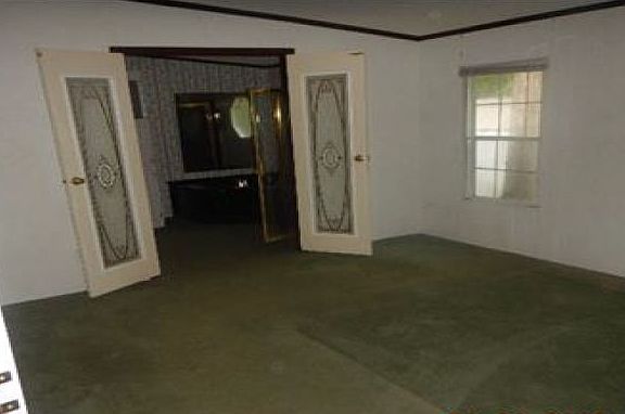 4th image of 2298 Pine Dr