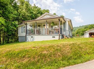 157 Willow Dr, Harriman, TN 37748