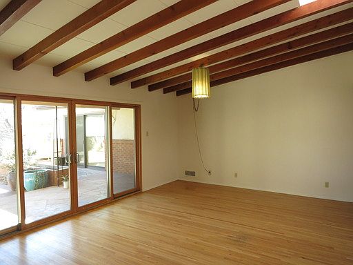 2nd image of 608 Palomas Dr NE