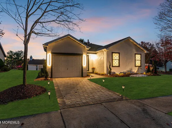 7 Clubhouse Lane, Marlboro, NJ 07746