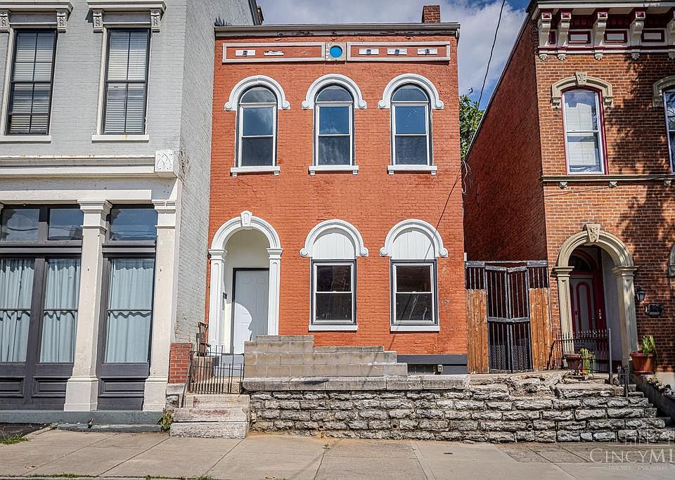 1st image of 1828 Freeman Ave