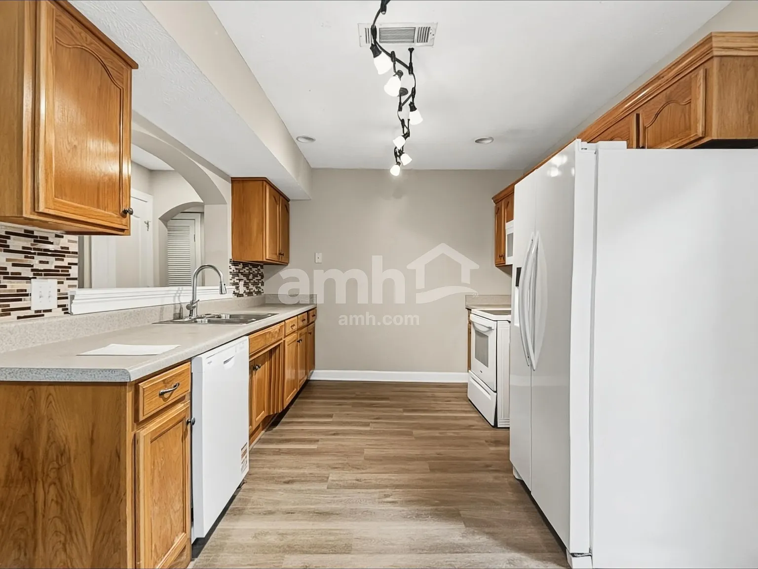 4 bed, 2.5 bath, 2280 sqft, $2,465 — Photo 4