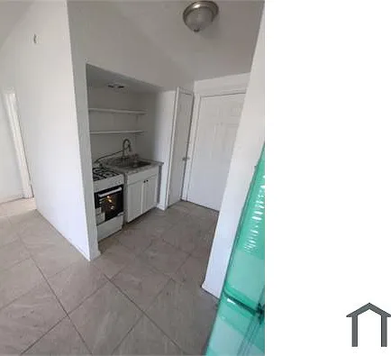 1 bed, 400 sqft, $825 — Photo 4