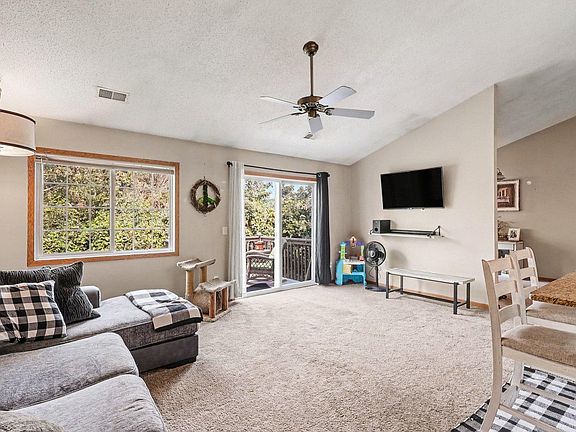 3rd image of 7335 Derby Ln
