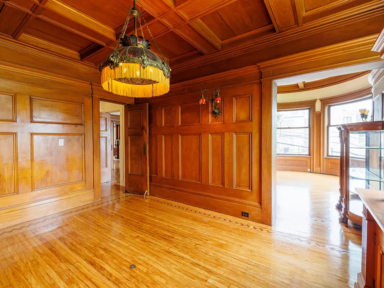 2398 Broadway St — Photo 27